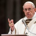 featured image El Papa Francisco Dice que la Naturaleza está ‘Teniendo una Reacción’ por el Daño Ambiental
