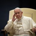 featured image El Vaticano Denuncia la Potencial Ley que Exige el Informe de Confesiones de Abuso Sexual Infantil