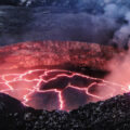 featured image Aumentan los niveles de alerta del USGS en los volcanes de Estados Unidos: NARANJA y AMARILLO en vigor