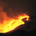 featured image El volcán Etna de Italia arroja humo y cenizas en una nueva erupción