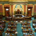 featured image La Cámara de Michigan aprueba un proyecto de ley que podría tipificar como delito el uso de pronombres incorrectos
